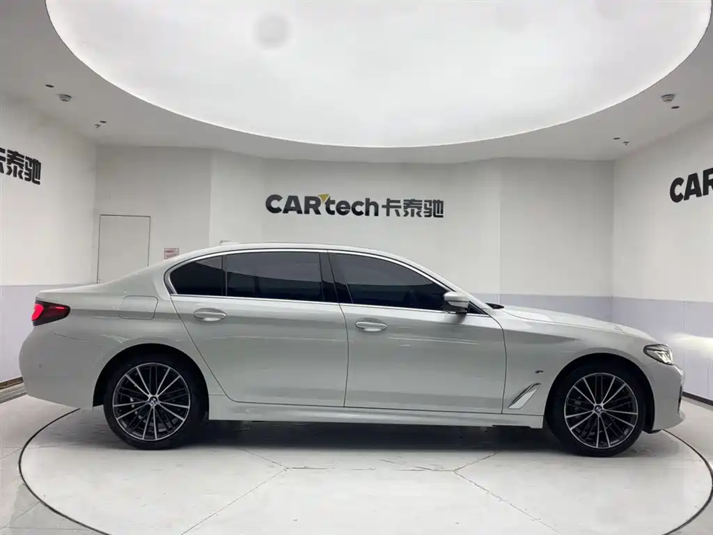 BMW 5 Series 2021 530Li Leading M Sports Package купить на сайте DeffCars