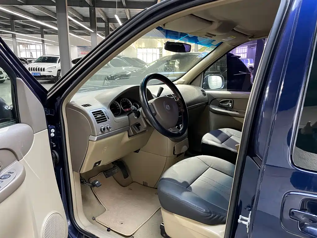 Buick GL8 2014 2.4L Classic Edition купить на сайте DeffCars