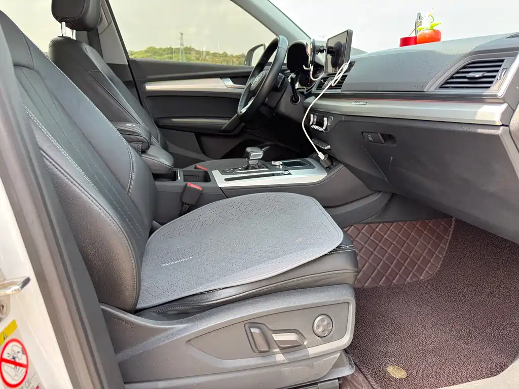 Audi Q5L 2020 40 TFSI enjoys fashionable style купить на сайте DeffCars