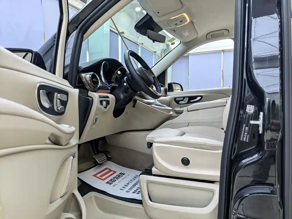 Mercedes-Benz V-Class 2022 V 260 L Long Wheelbase Luxury Edition купить на сайте DeffCars