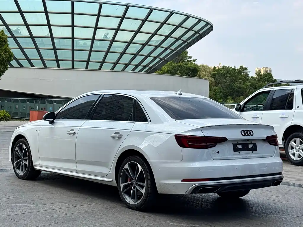 Audi A4L 2019 40 TFSI Sports National VI купить на сайте DeffCars