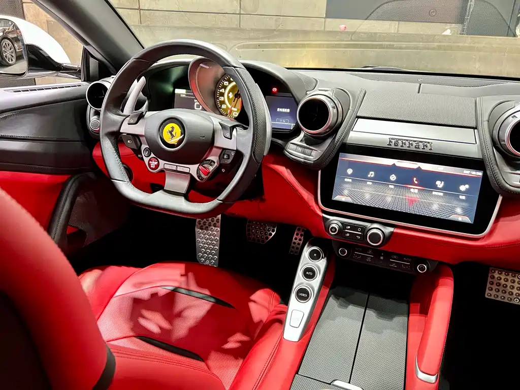 GTC4Lusso 2017 3.9T V8 купить на сайте DeffCars
