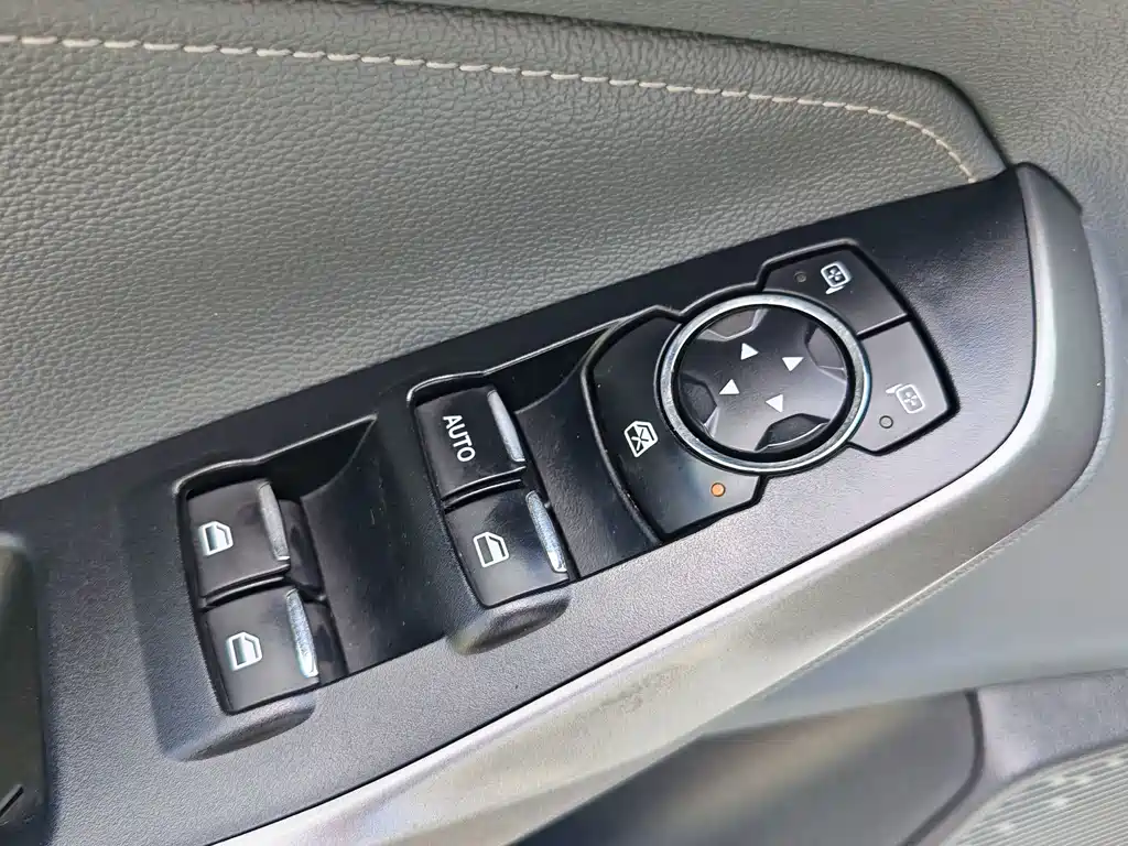Escort 2017 facelift 1.5L automatic comfort model купить на сайте DeffCars