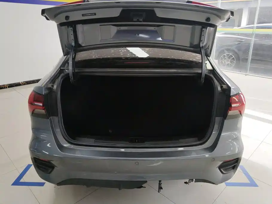 Roewe i5 2021 1.5L CVT Diamond Edition купить на сайте DeffCars