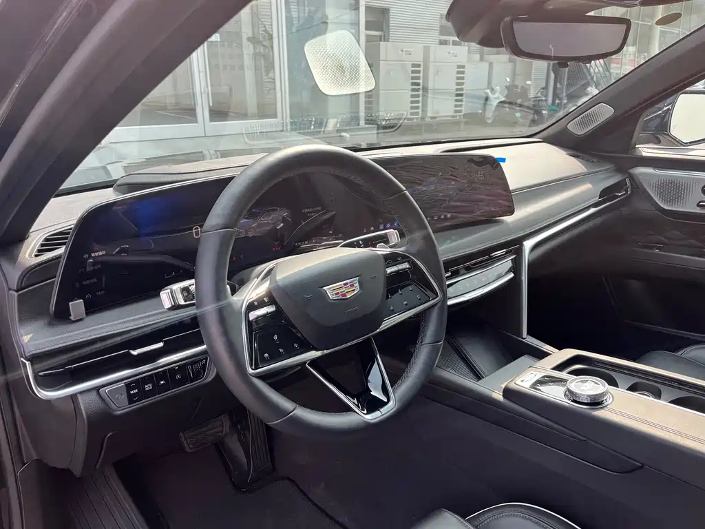Cadillac CT6 2023 28T Platinum Type купить на сайте DeffCars