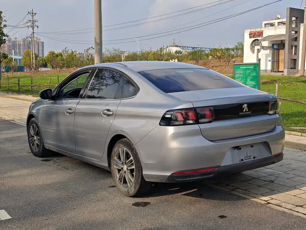 Peugeot 308 2018 230THP Automatic Deluxe Edition купить на сайте DeffCars