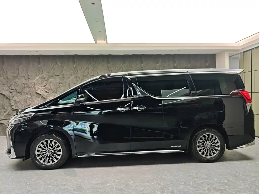 Lexus LM 2020 300h four-seat Royal Edition купить на сайте DeffCars
