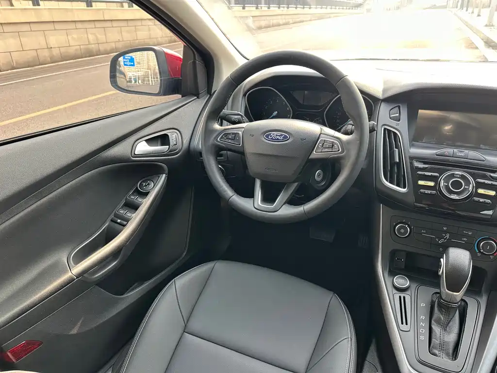 Focus 2018 hatchback classic 1.6L automatic comfort smart mobility version купить на сайте DeffCars