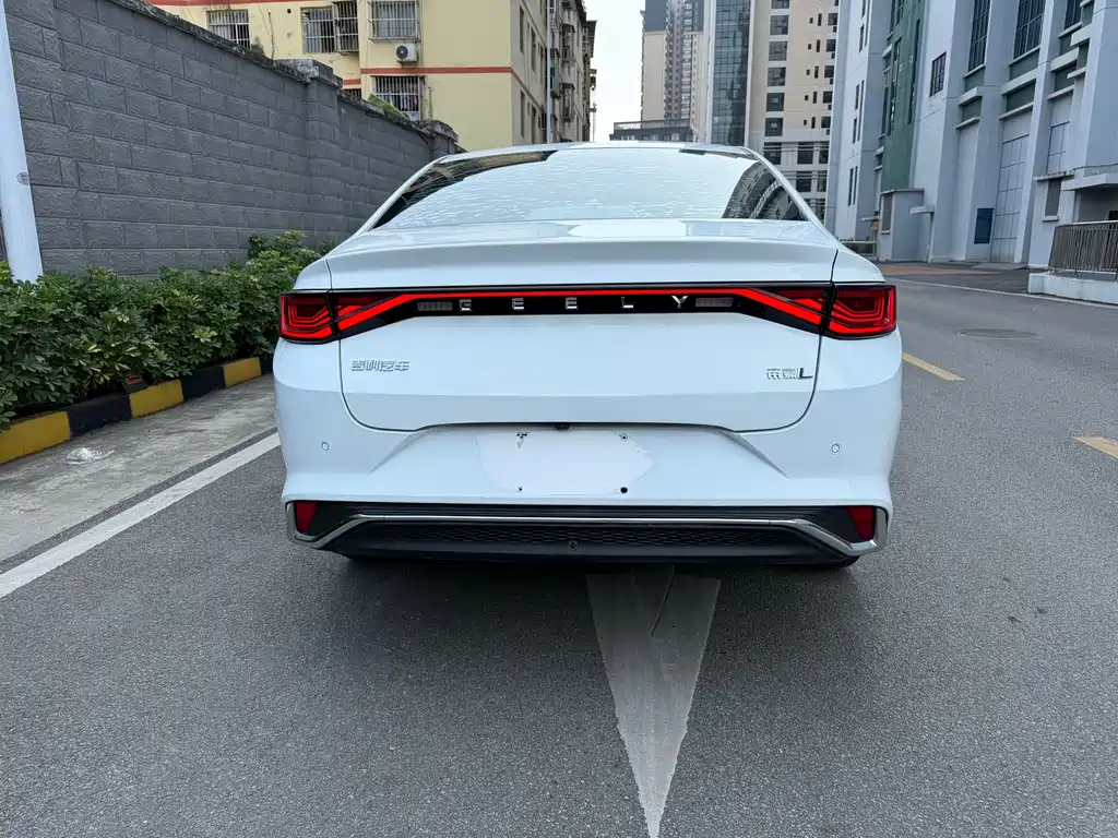 Emgrand L 2022 1.4T CVT premium model купить на сайте DeffCars