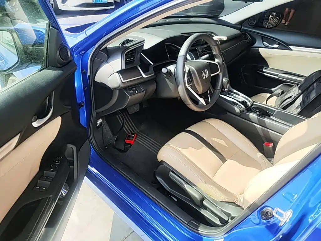 Civic 2016 220TURBO CVT Deluxe Edition купить на сайте DeffCars