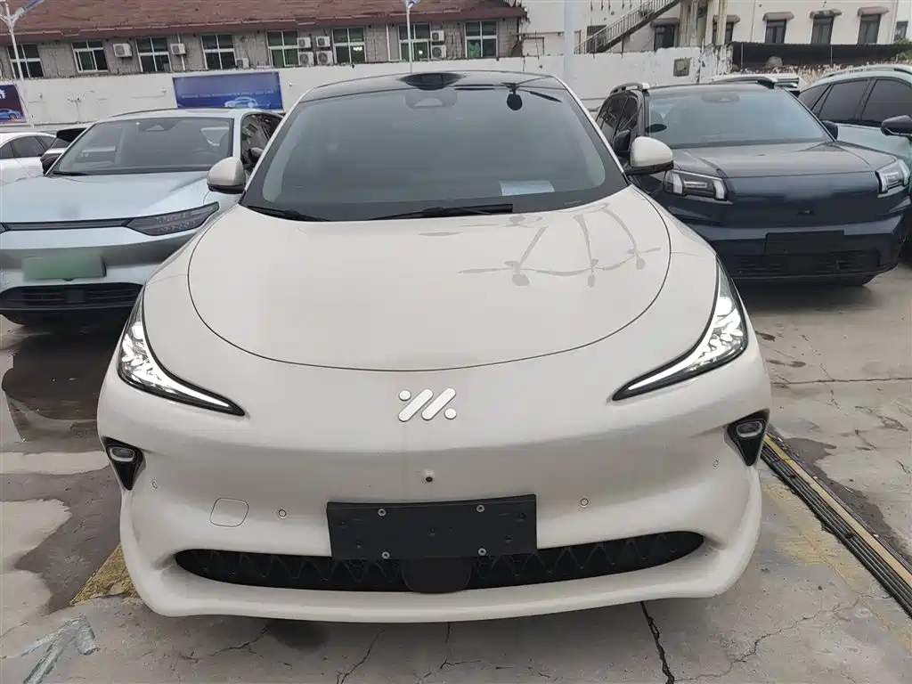 Zhiji LS6 2025 Smart Lizard Driving Edition купить на сайте DeffCars