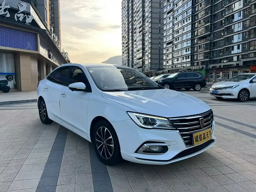 Roewe i5 2020 1.5L automatic 4G Internet leading flagship version купить на сайте DeffCars