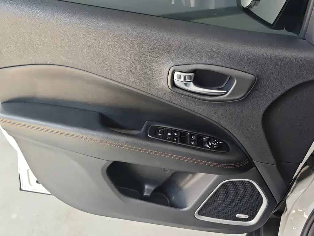 Compass 2017 200T Automatic Premium Edition купить на сайте DeffCars