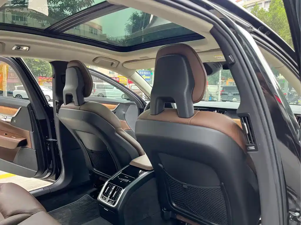 Volvo S90 2018 T5 Zhiya Edition купить на сайте DeffCars