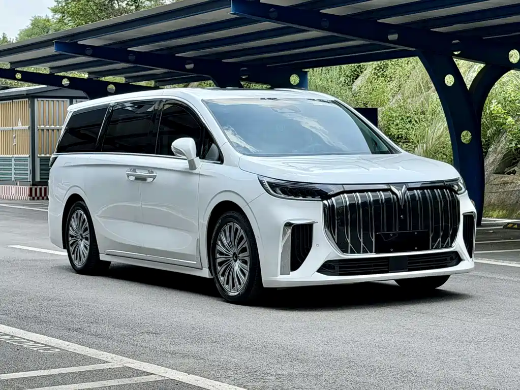 Lantu Dreamer 2022 0-carbon version Dream+Smart Range Package 605km купить на сайте DeffCars