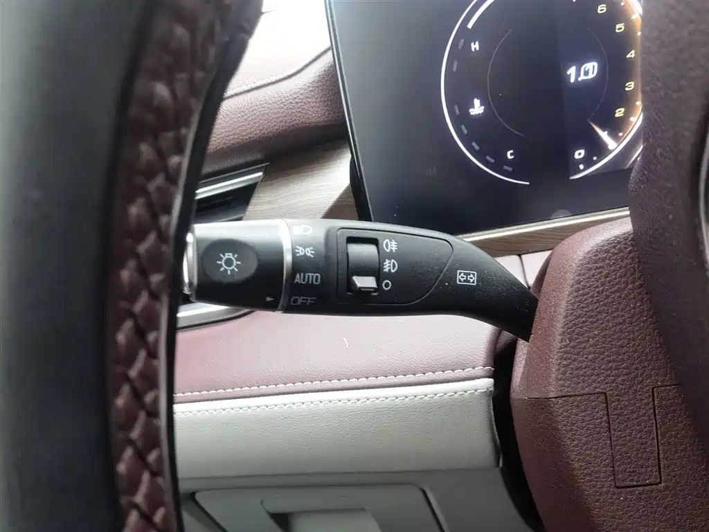 Lingyu 2021 EcoBoost 225 Collar Type 6 Seats купить на сайте DeffCars