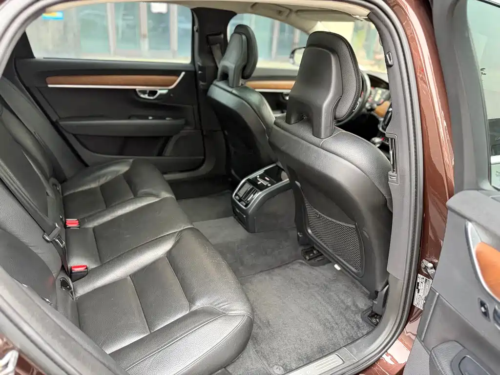 Volvo S90 2017 T5 Zhiya Edition купить на сайте DeffCars