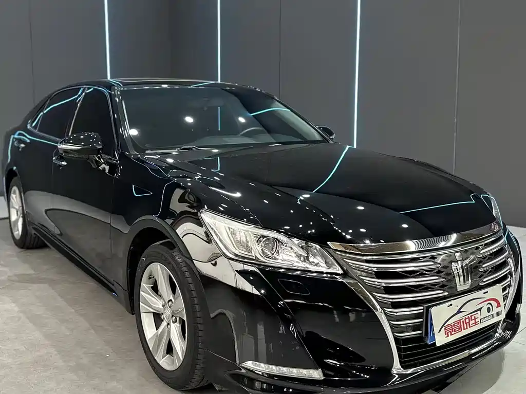 Crown 2015 2.0T Fashion Edition купить на сайте DeffCars
