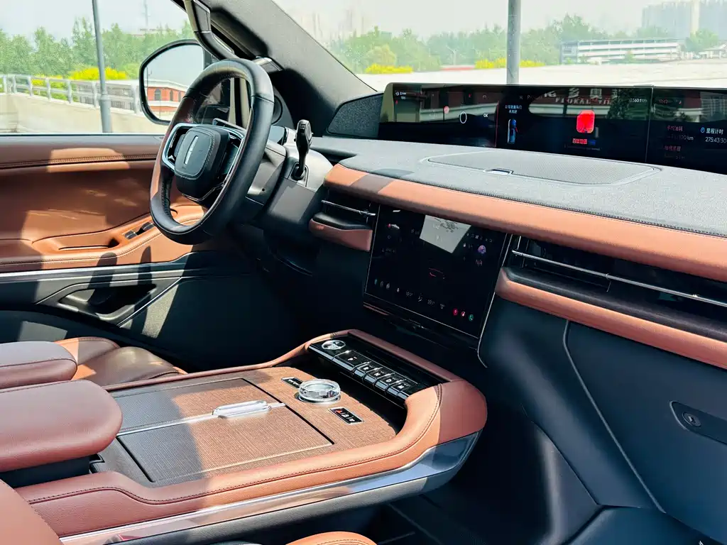 Navigator 2025 3.5T President Edition купить на сайте DeffCars