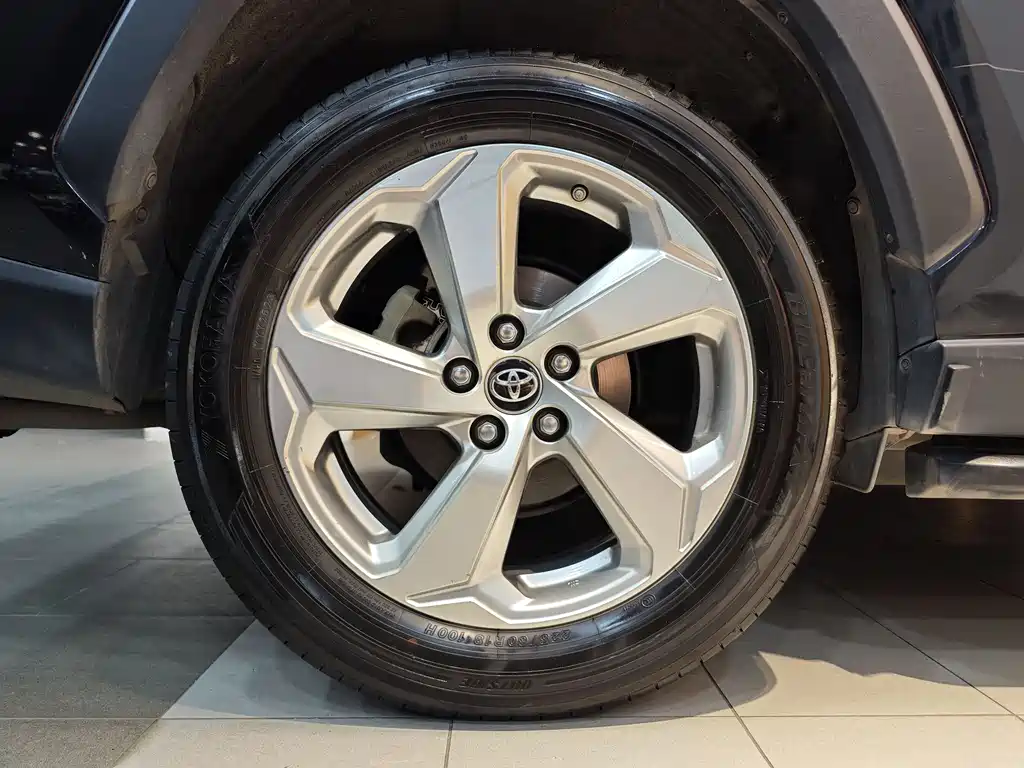 RAV4 Rongfang 2020 2.0L CVT two-wheel drive fashion version купить на сайте DeffCars