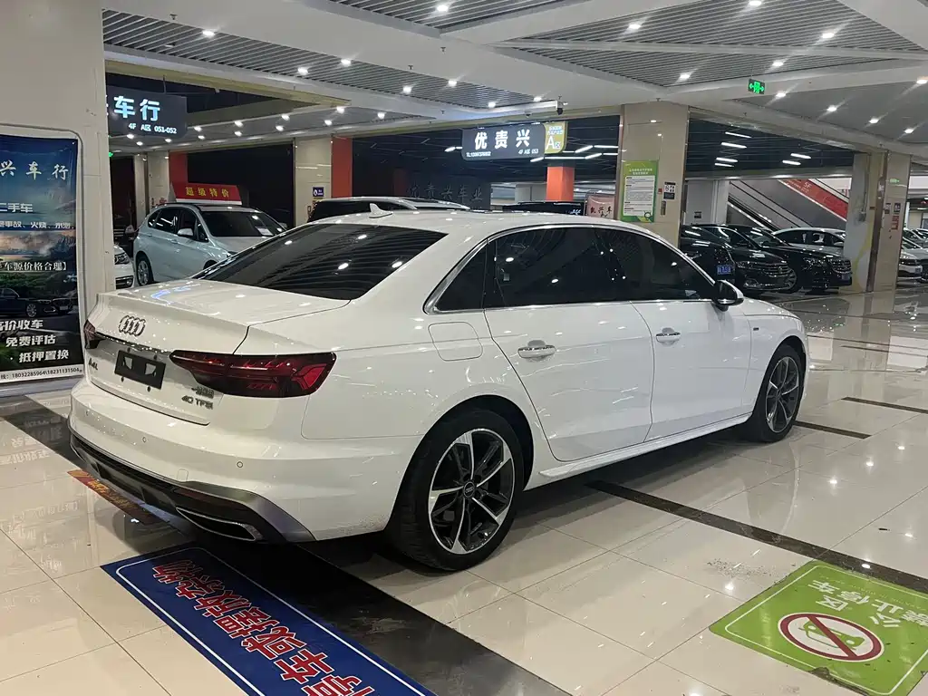 Audi A4L 2023 40 TFSI Fashionable and Dynamic купить на сайте DeffCars