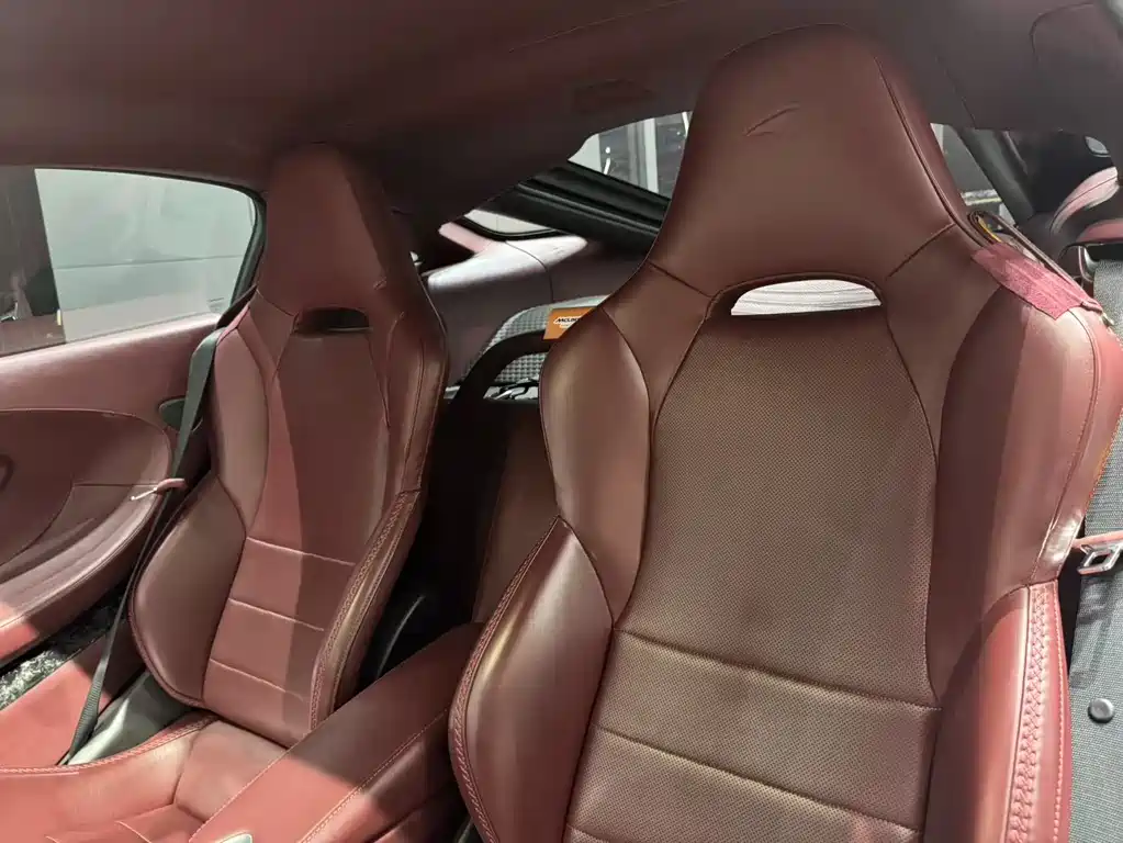 McLaren GT 2019 4.0T standard model купить на сайте DeffCars