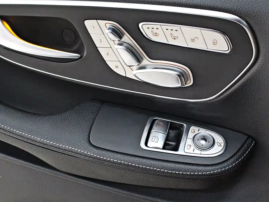 Mercedes-Benz V-Class 2017 V 260 Premium Edition купить на сайте DeffCars