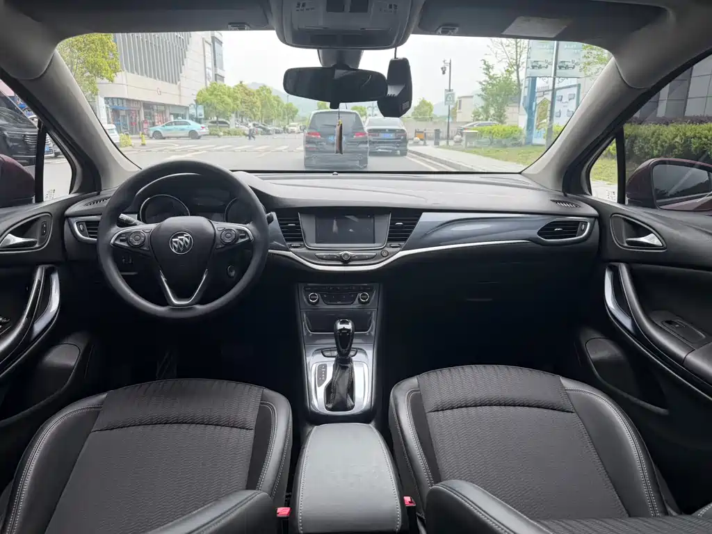 Weilan 2018 Hatchback 15S Automatic Leading Type купить на сайте DeffCars