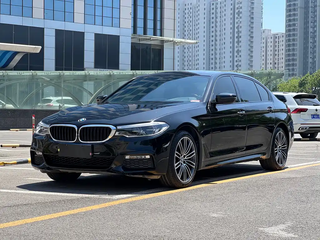 BMW 5 Series 2018 facelift 530Li leading M sports package купить на сайте DeffCars
