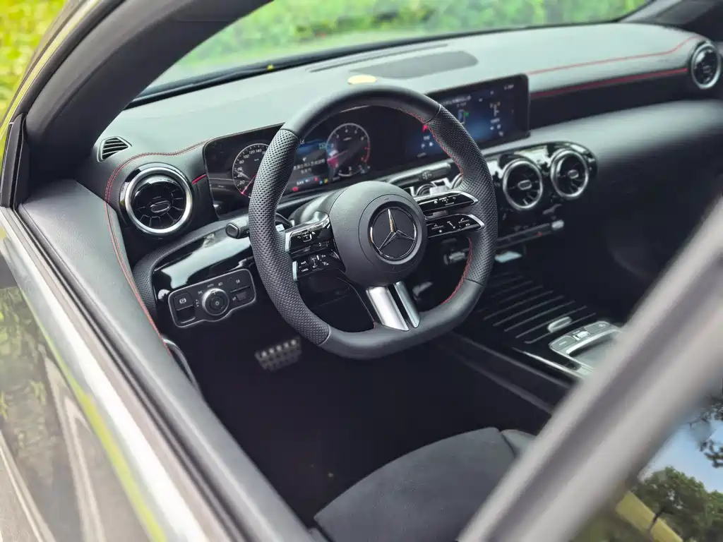Mercedes-Benz CLA (imported) 2026 CLA 200 sports car купить на сайте DeffCars