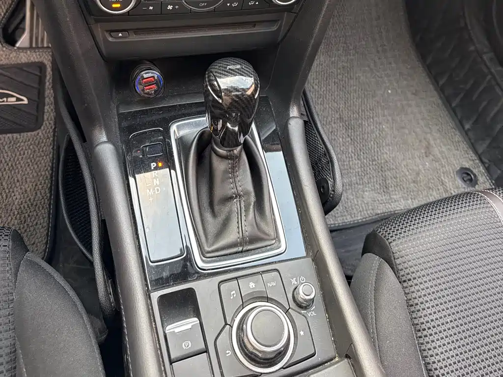 Mazda3 Angkesela 2017 hatchback 1.5L automatic luxury model National V купить на сайте DeffCars