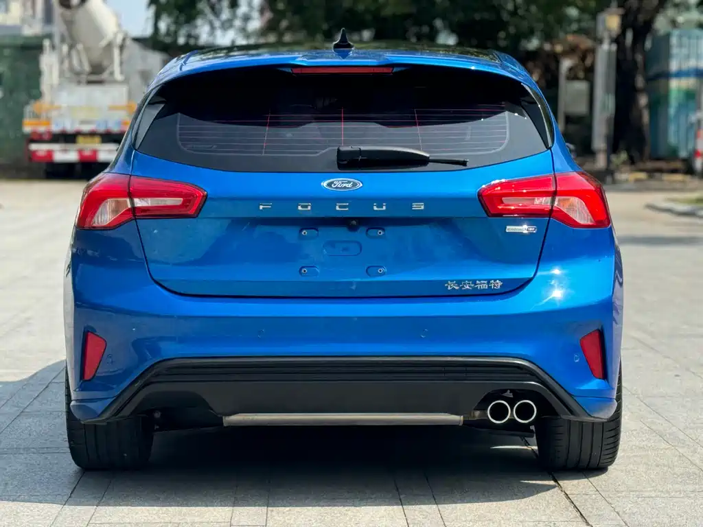 Focus 2021 Hatchback EcoBoost 180 Automatic ST Line купить на сайте DeffCars