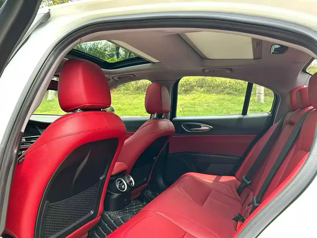 Giulia Juliet 2019 2.0T 280HP Luxury Edition купить на сайте DeffCars