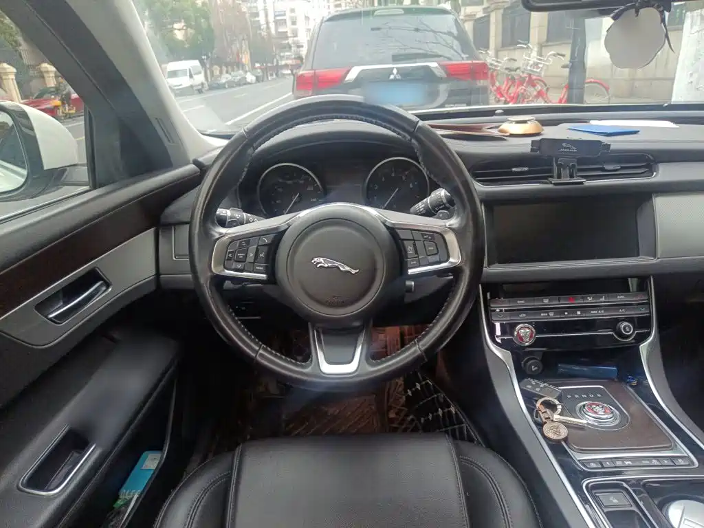Jaguar XFL 2019 XFL 2.0T 200PS 2WD Elite Edition купить на сайте DeffCars