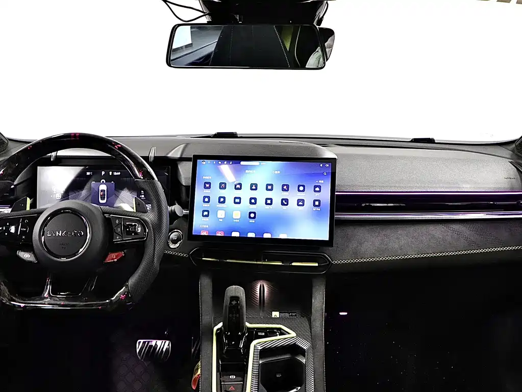 Lynk & Co 03 2025 model 03+ 2.0TD automatic performance advanced version купить на сайте DeffCars