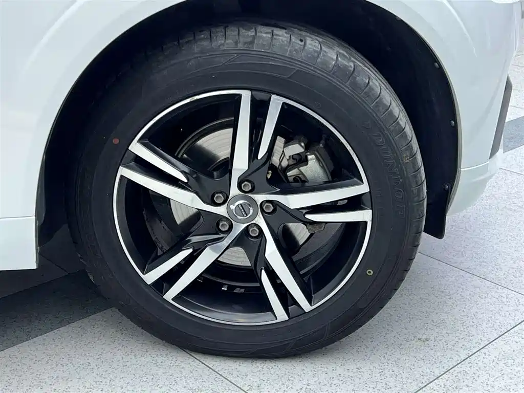 Volvo XC60 2018 T5 four-wheel drive Zhiyuan Sport Edition купить на сайте DeffCars