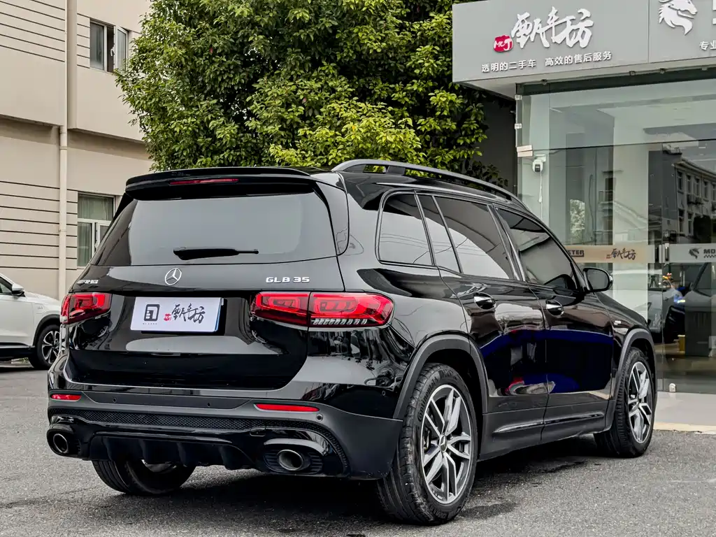 Mercedes-Benz GLB AMG 2023 AMG GLB 35 4MATIC купить на сайте DeffCars