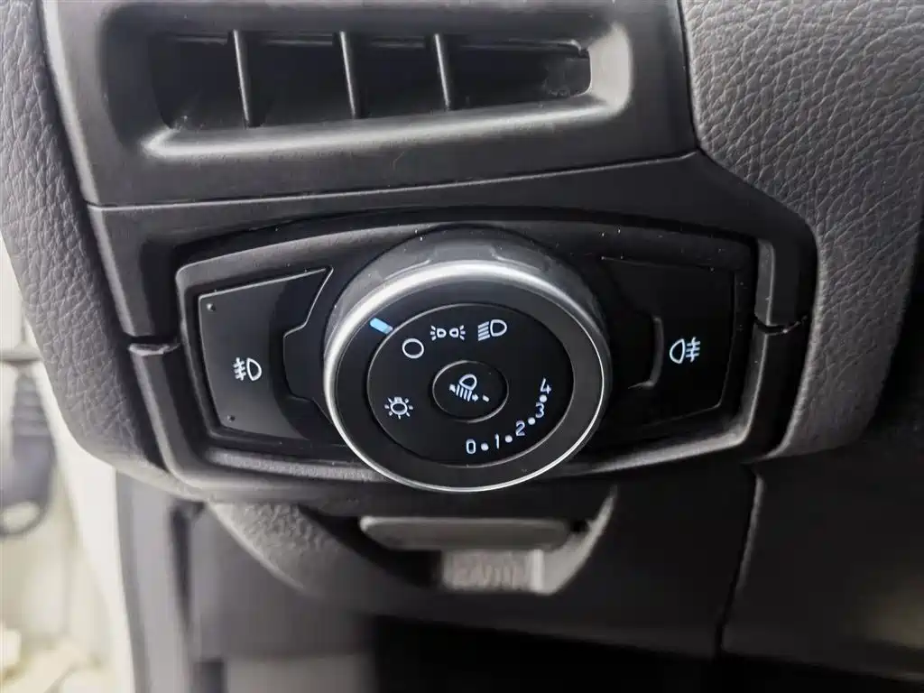 Focus 2017 Sedan EcoBoost 180 Automatic Elite купить на сайте DeffCars