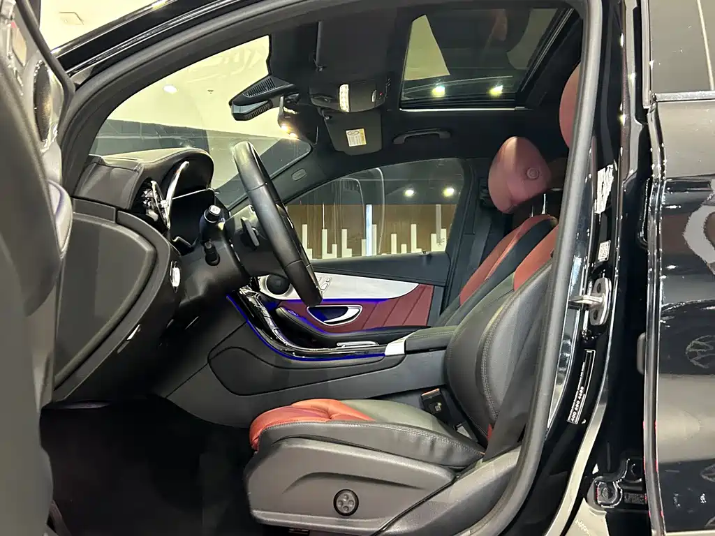 Mercedes-Benz GLC Coupe 2023 GLC 260 4MATIC Coupe SUV купить на сайте DeffCars