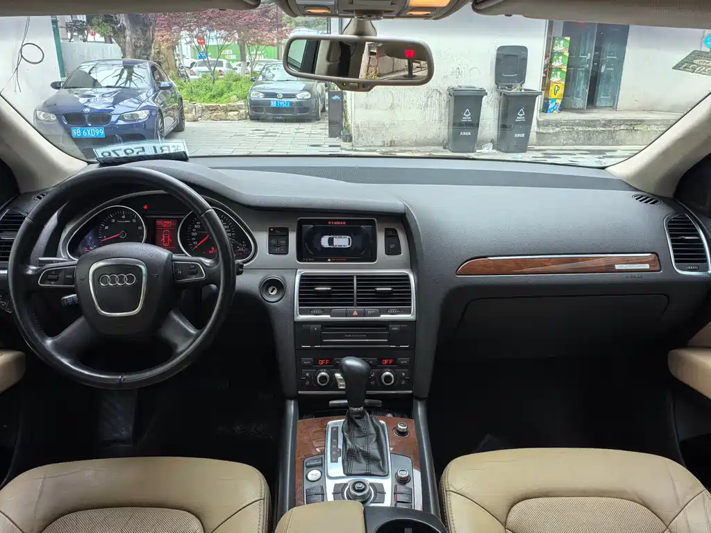 Audi Q7 2011 3.0 TFSI technology 245kW купить на сайте DeffCars