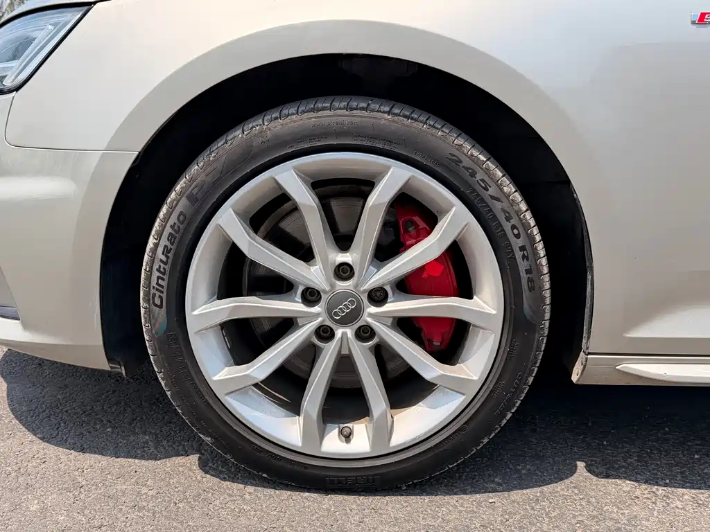 Audi A4L 2019 45 TFSI quattro personalized sports version National VI купить на сайте DeffCars