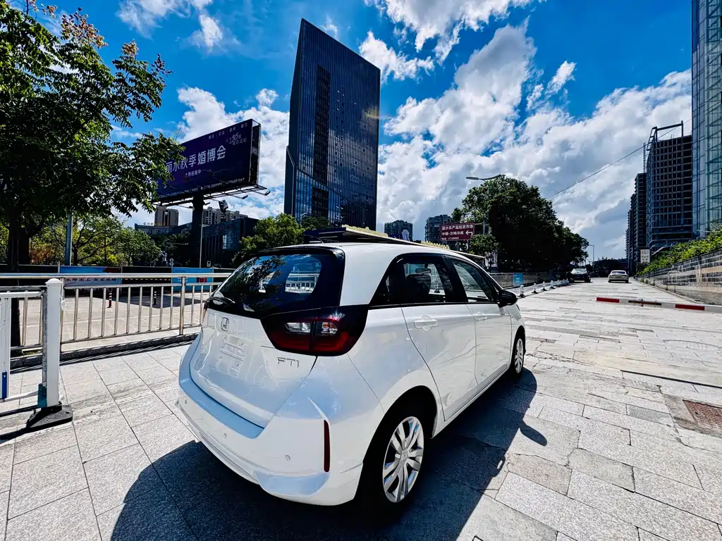 Fit 2021 1.5L CVT Chao Yue Edition купить на сайте DeffCars
