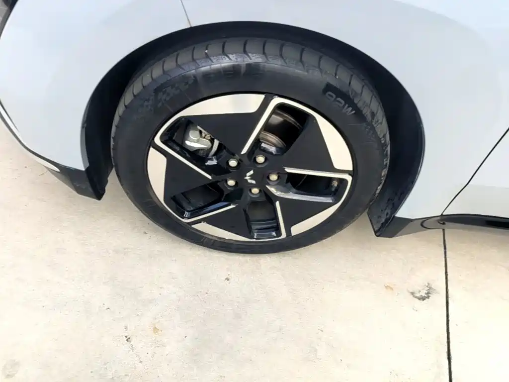 Wuling Starlight 2024 Co-creation Edition 510 Advanced Type купить на сайте DeffCars