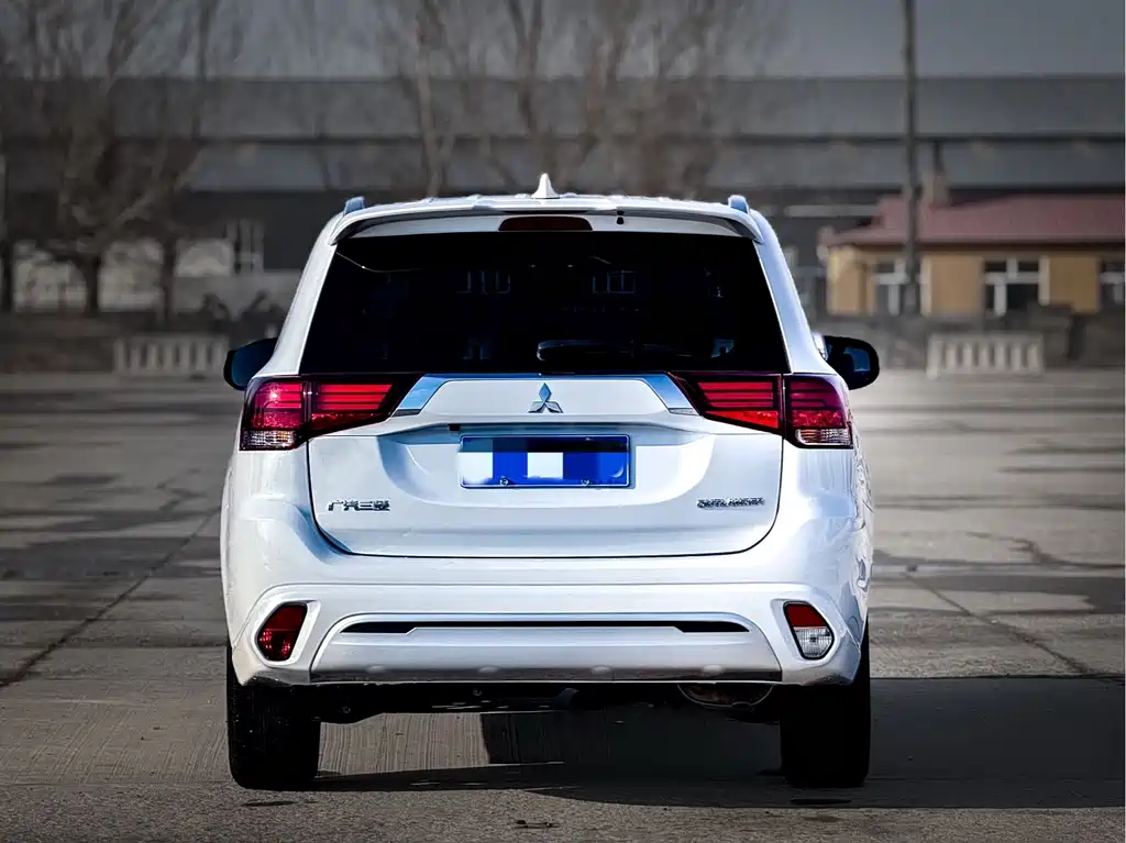 Outlander 2021 facelift 2.0L 2WD Enjoy Edition 5 seats купить на сайте DeffCars