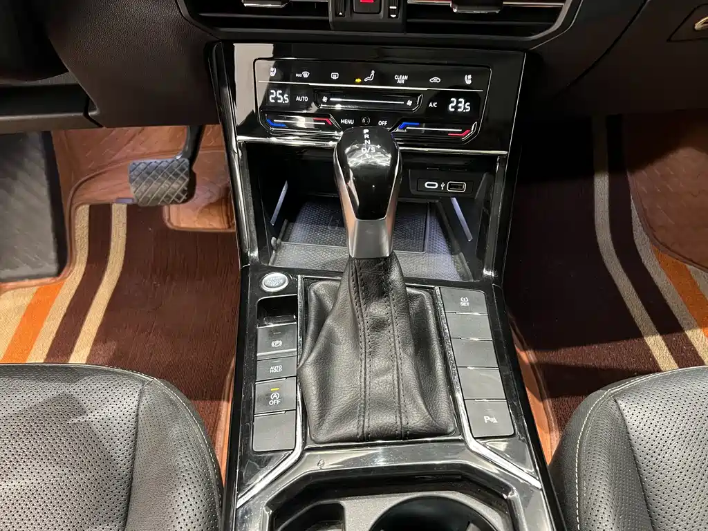 Passat 2021 330TSI Deluxe Edition купить на сайте DeffCars