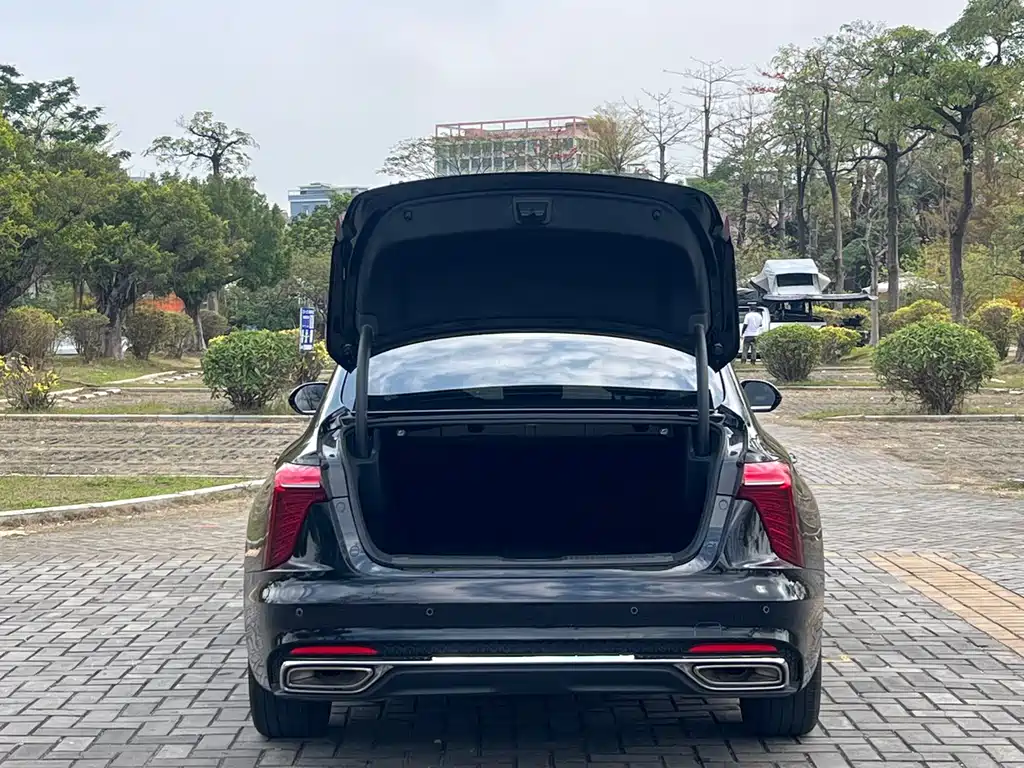 Hongqi H5 2023 2.0T Automatic Zhilianqichang Edition купить на сайте DeffCars
