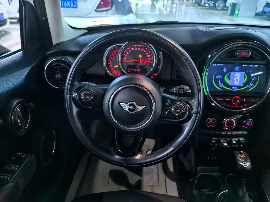 Mini 2016 1.2T ONE Avant-Garde Five-Door Edition купить на сайте DeffCars