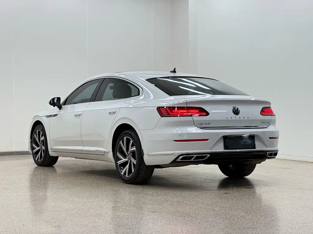FAW-Volkswagen CC 2023 330TSI Dazzling Edition купить на сайте DeffCars