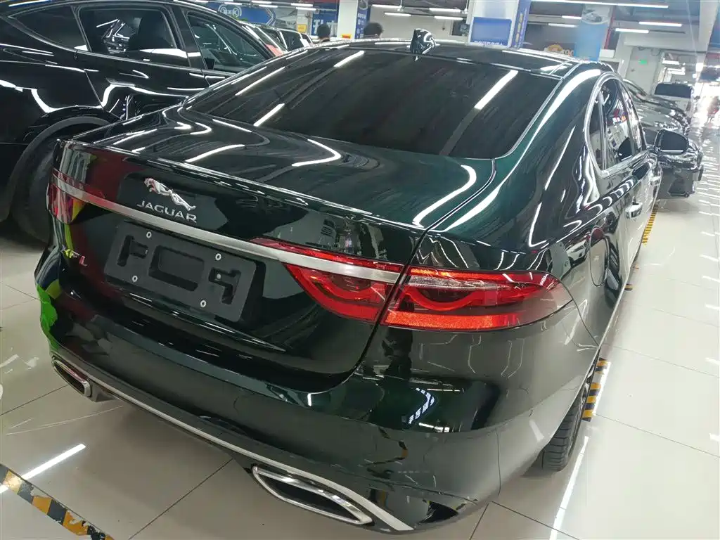 Jaguar XFL 2021 XFL 2.0T P250 two-wheel drive exclusive luxury version купить на сайте DeffCars