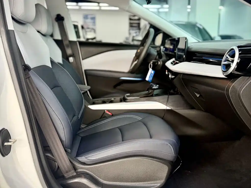 Cruze 2023 1.5L dual-clutch WOW preferential version купить на сайте DeffCars